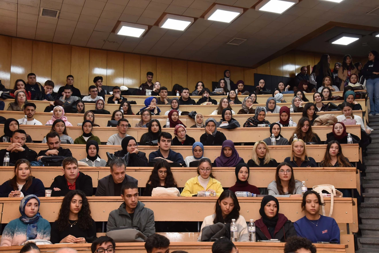 Selçuk Üniversitesi’nde Ortak Türk Alfabesi Konferansı Gerçekleştirildi